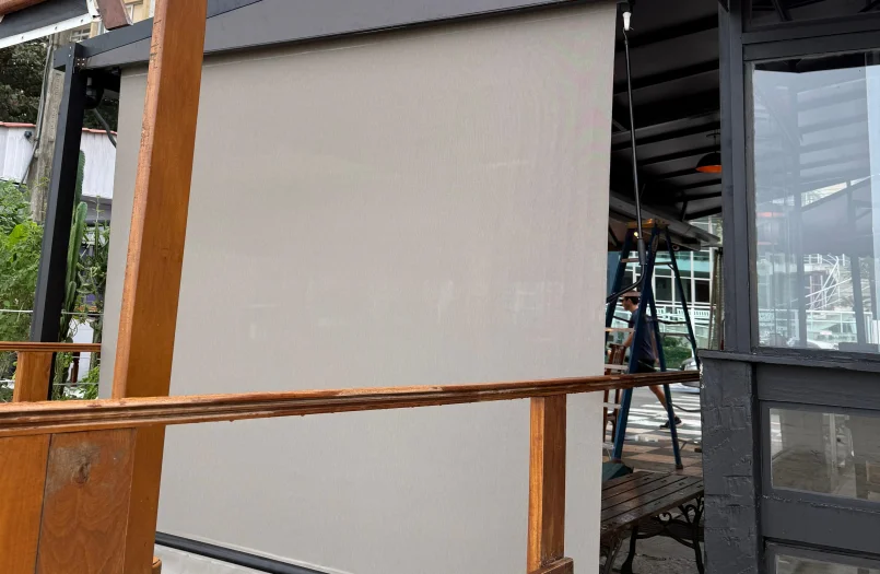 Toldo cortina em São Paulo com acabamento moderno