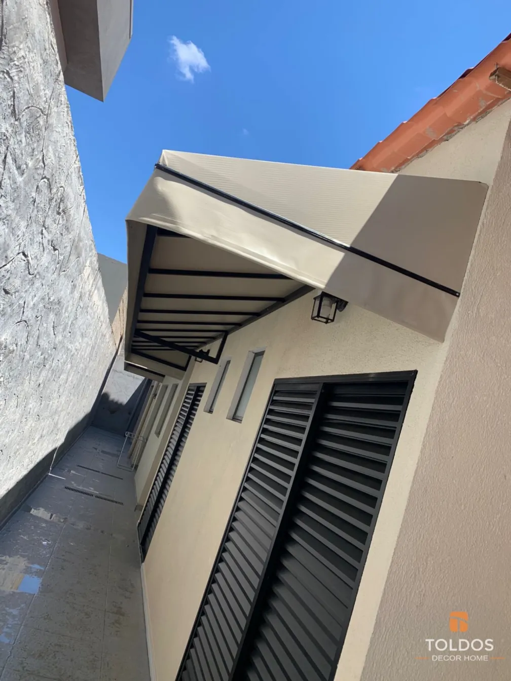 Toldo fixo em lona para porta, janela e fachada