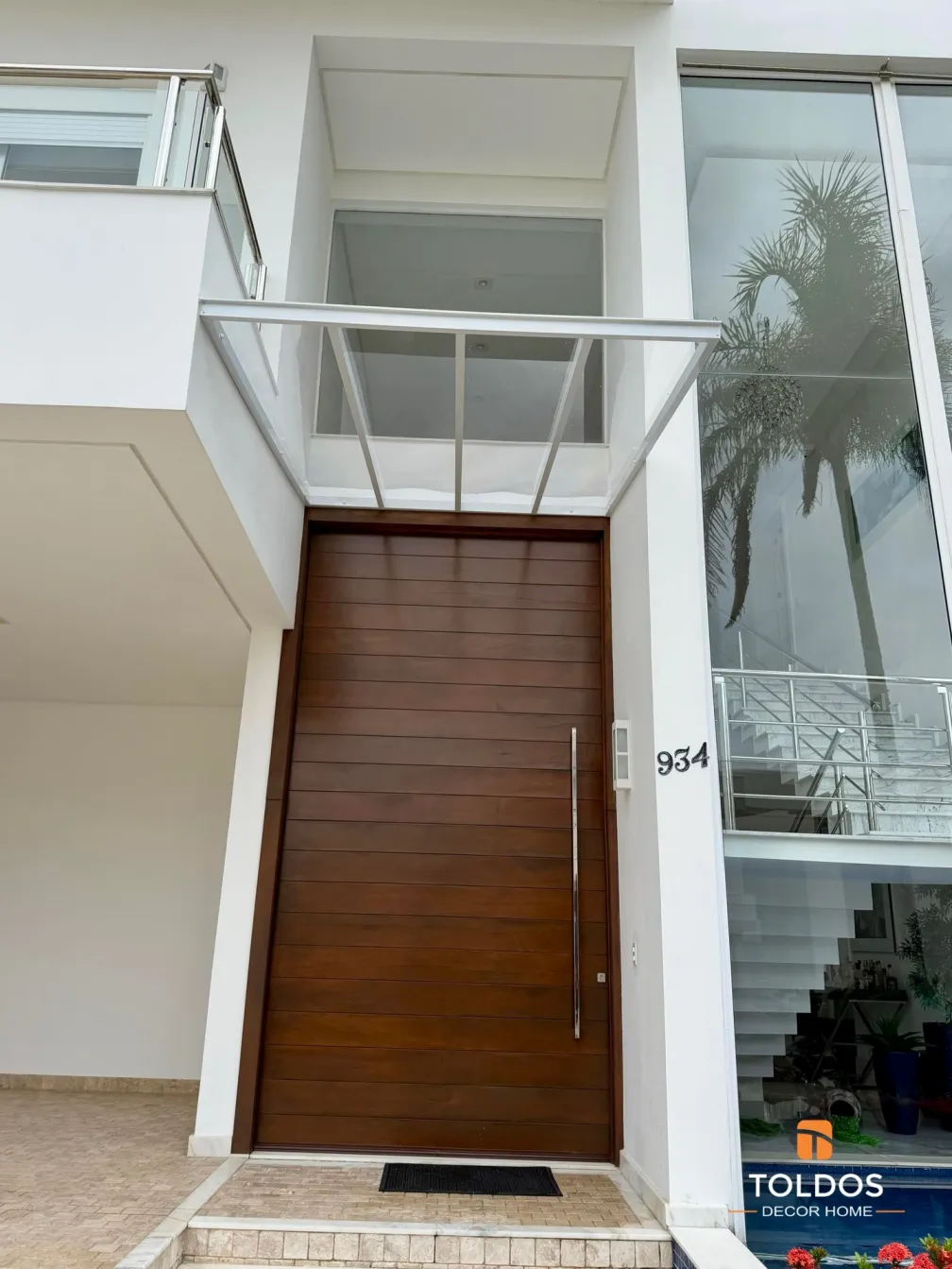Quadro Fixo com estrutura em alumínio branco e policarbonato compacto cristal 2026
