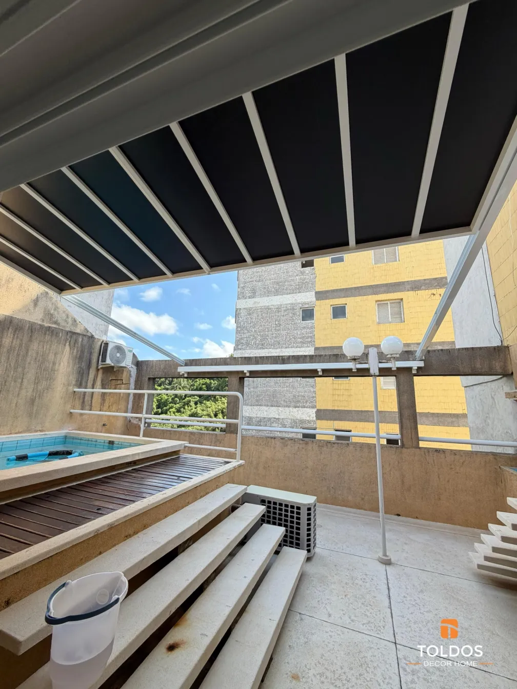 Cobertura Retrátil em lona é a solução perfeita (1) Cobertura Retrátil em lona é a solução perfeita 2026