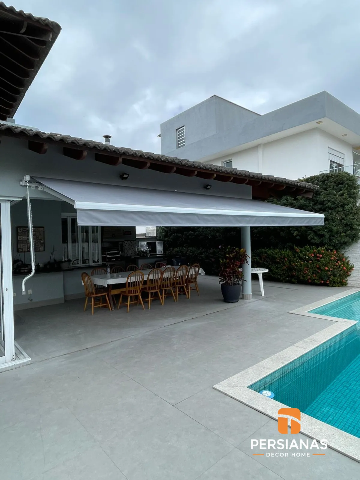 Coberturas modernas para casas e áreas gourmet